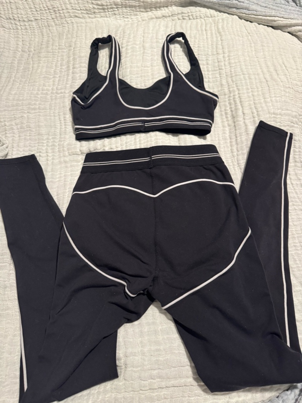 ALO Yoga Black Legging set - Picture 2 of 3